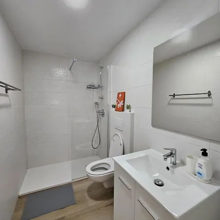 Chic Escape * Godella